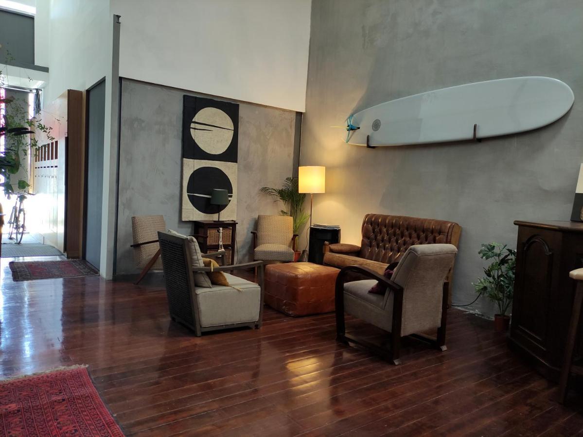 Caruma Surf Hostel Matosinhos  Buitenkant foto